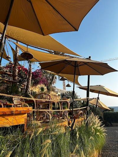 The Wall Sunset Bar Photo 8