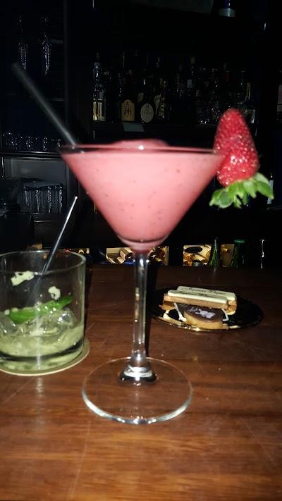 Al Mandaloun Photo 5