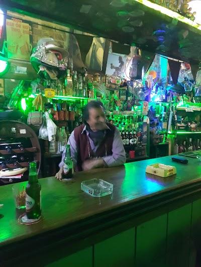 Evergreen Bar Photo 7