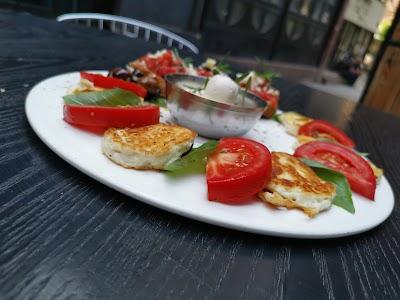 Hamra Express cocktail bar Photo 6