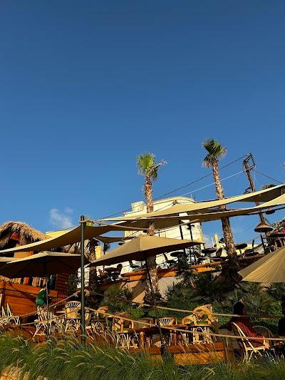 The Wall Sunset Bar Photo 6