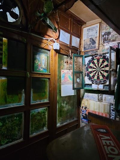 Evergreen Bar Photo 6