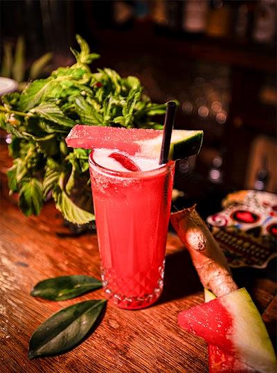 Hamra Express cocktail bar Photo 9